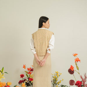 
            
                Load image into Gallery viewer, Noir Sur Blanc Cropped Vest Candy Yellow
            
        