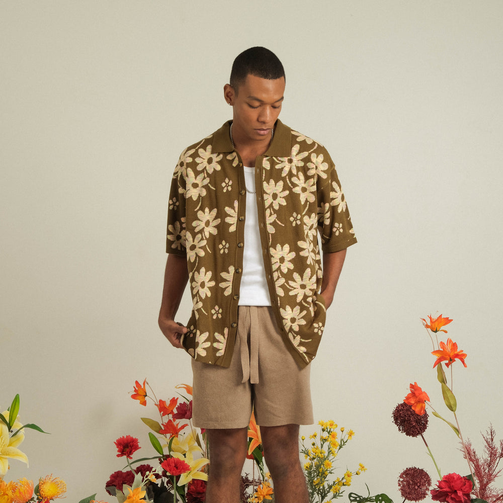 
            
                Load image into Gallery viewer, Noir Sur Blanc Men Flora Lounge Shirt Choco / Candy Yellow
            
        