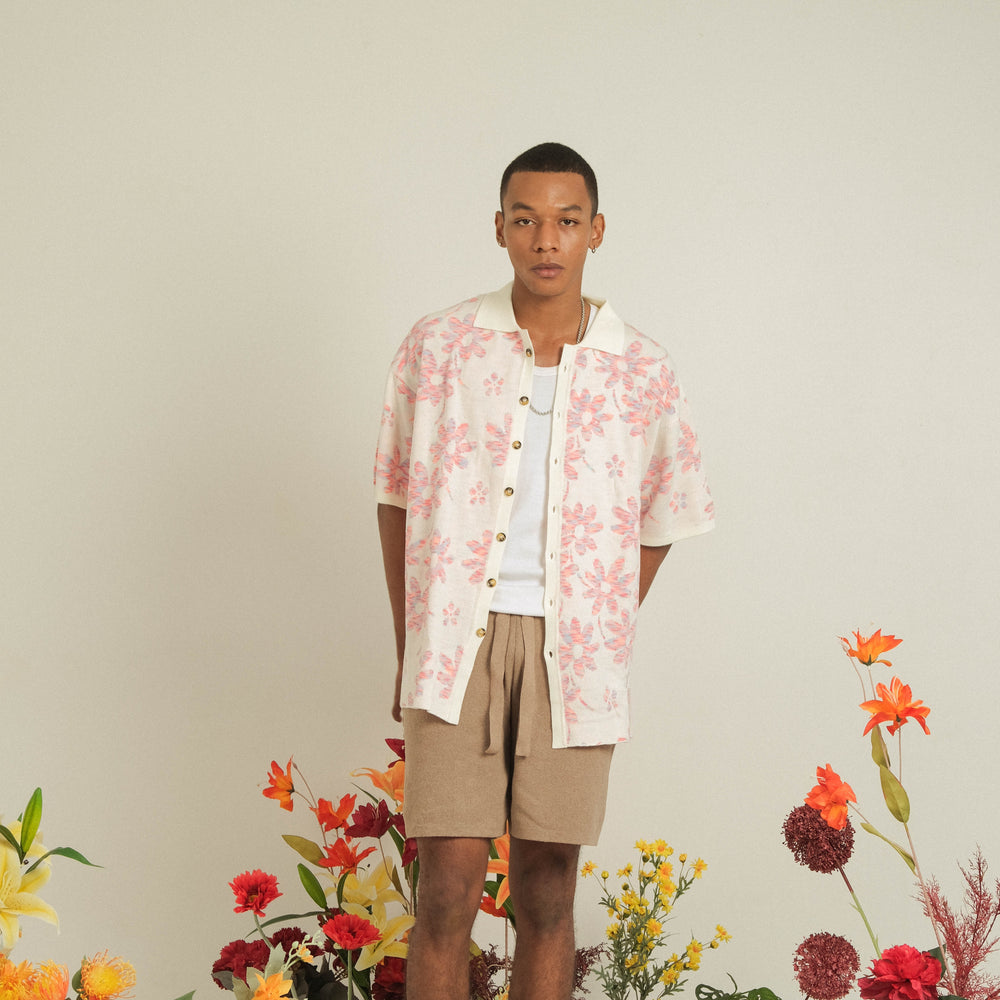 
            
                Load image into Gallery viewer, Noir Sur Blanc Men Flora Lounge Shirt Off-white / Candy Pink
            
        