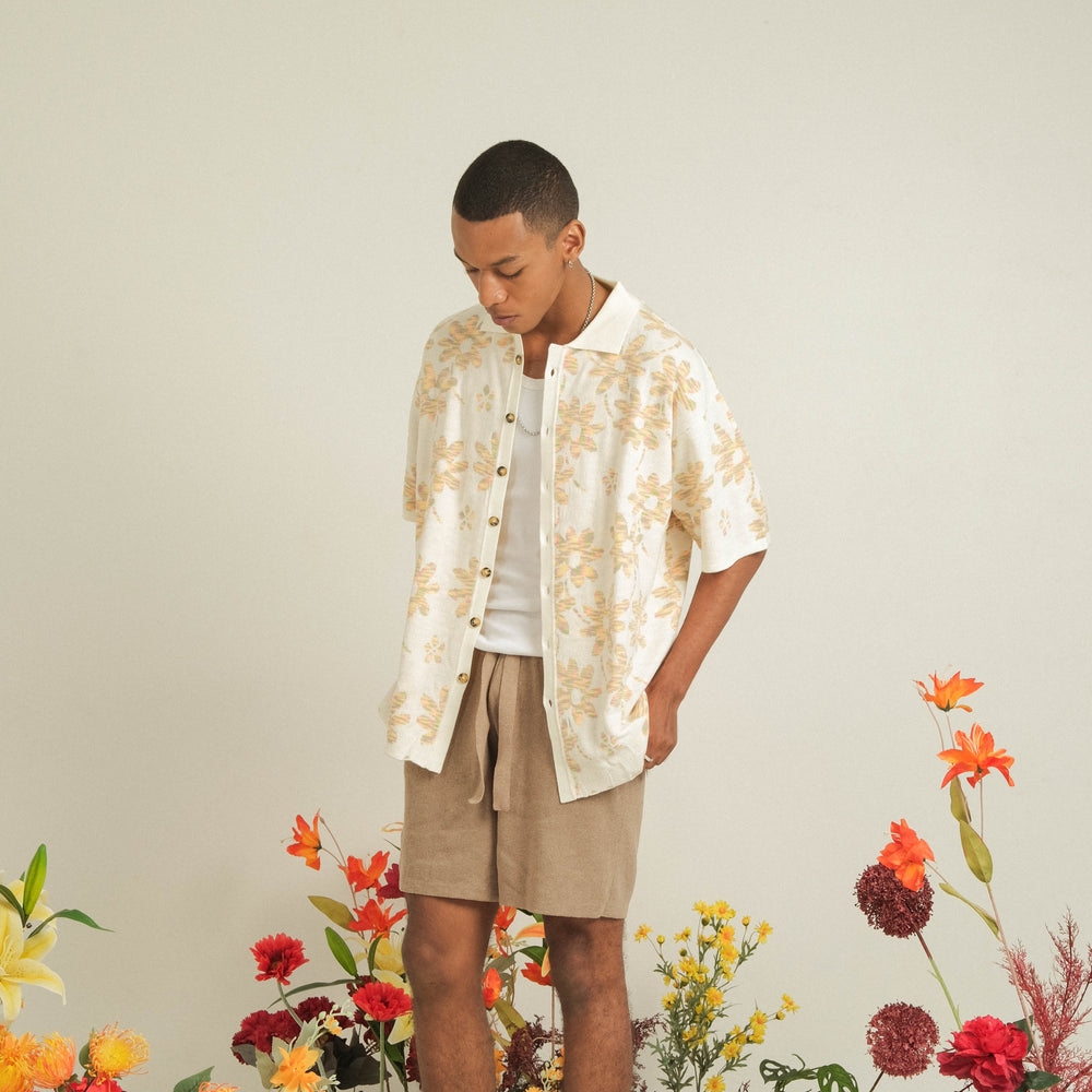 
            
                Load image into Gallery viewer, Noir Sur Blanc Men Flora Lounge Shirt Off-white / Candy Yellow
            
        