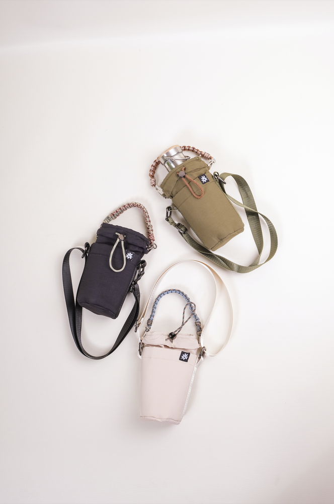 Noir Sur Blanc Nylon Bottle Sling