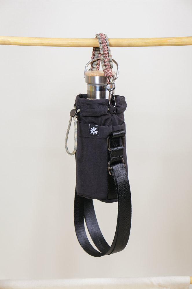 Noir Sur Blanc Nylon Bottle Sling