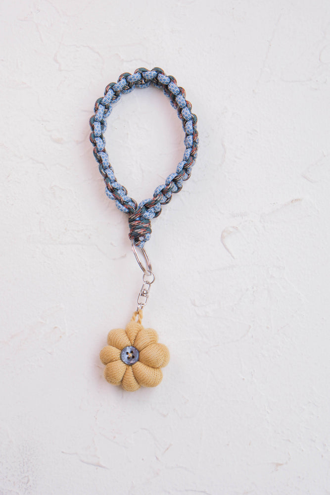 Noir Sur Blanc Flora Puller Charm
