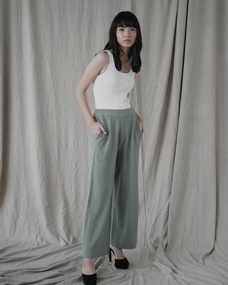 
            
                Load image into Gallery viewer, Knitted Pants Culottes
            
        